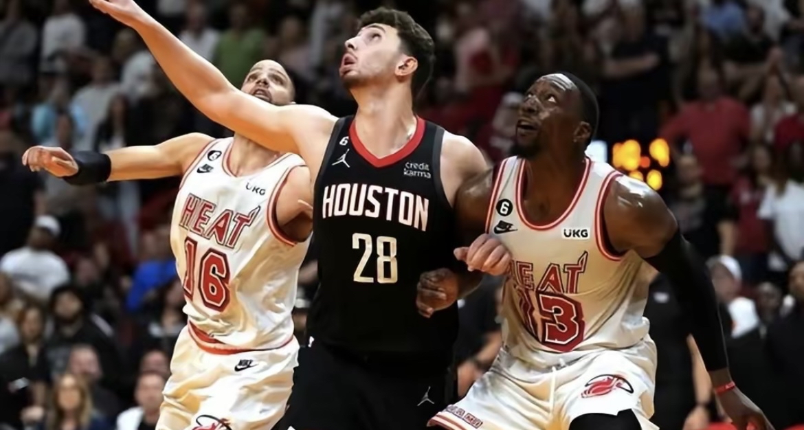 开云官网-包含篮球女子团体赛场上激战连连，谁能占据上风的词条