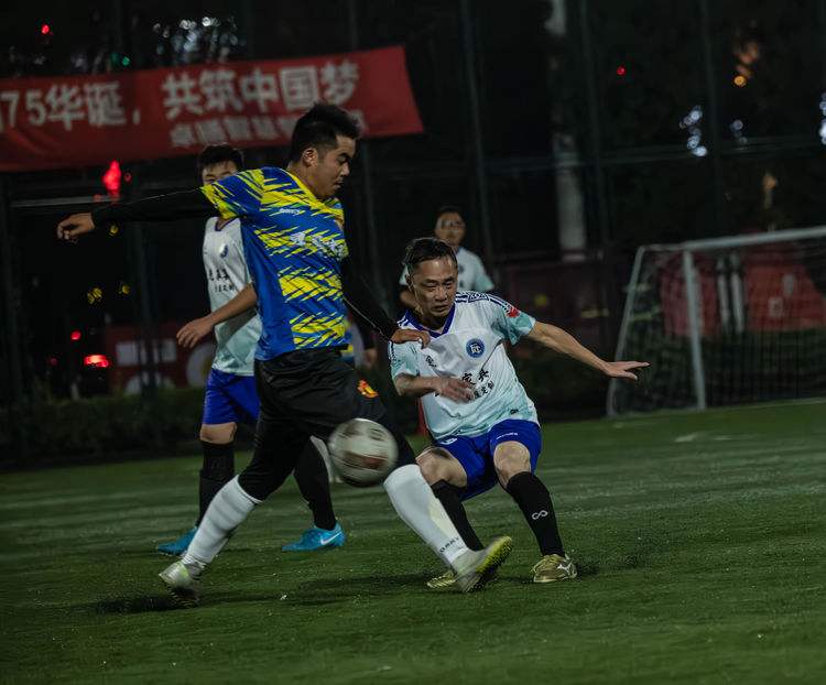 开云体育-体育比赛精彩绝伦，观众欢呼不止！