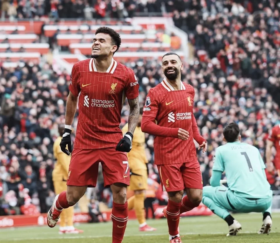 开云体育官方网站-狼队客场遭遇强敌，惨败未能逆转局势