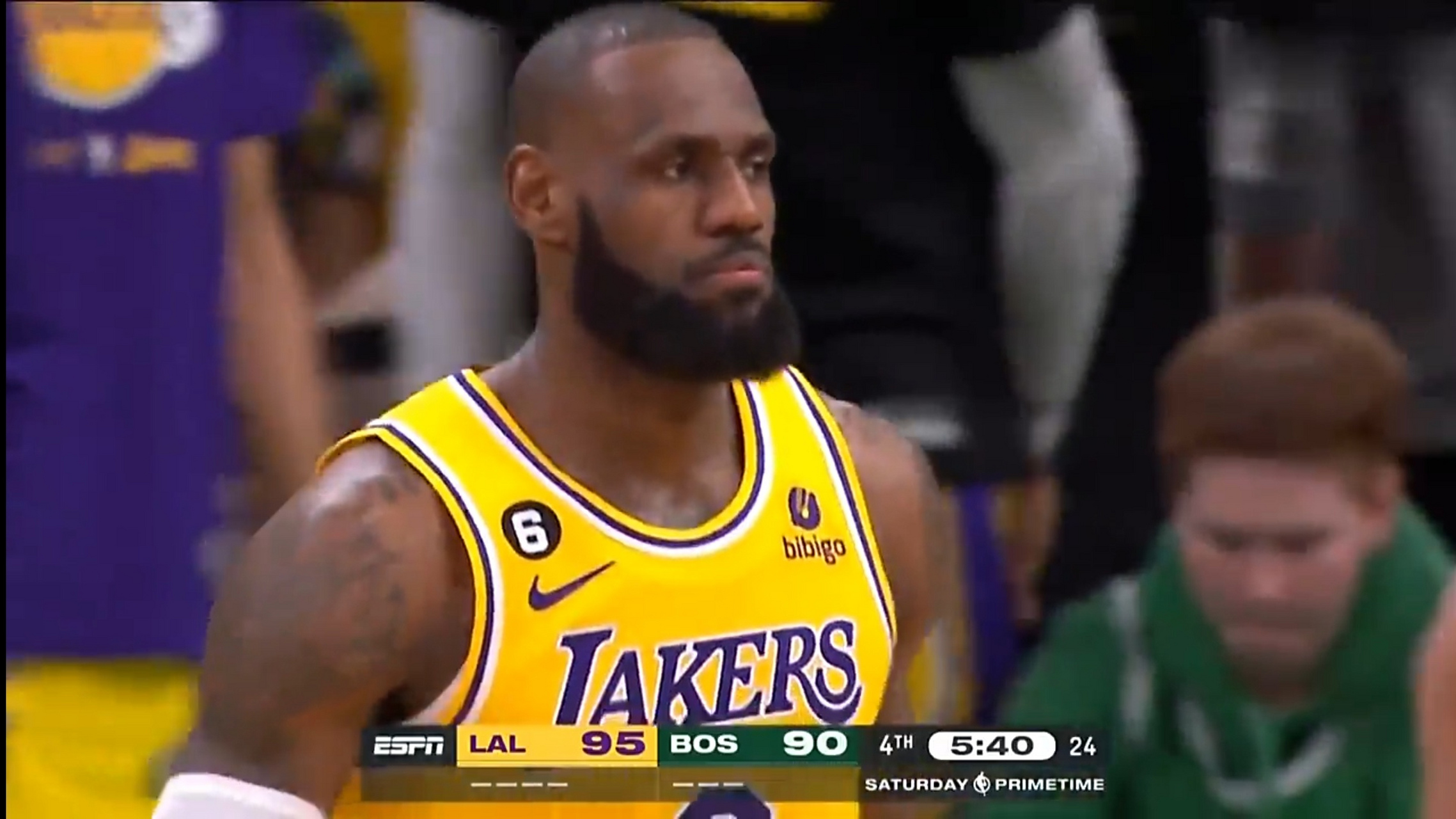 包含詹皇怒批裁判判罚不公，影响比赛结局的词条