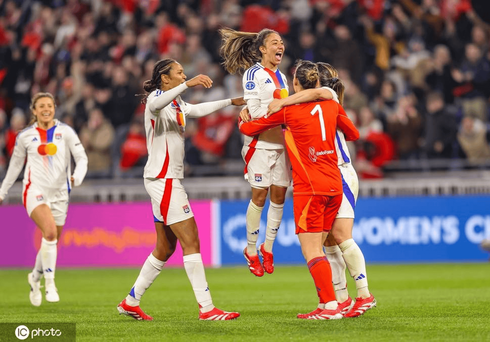 关于足球赛事预告：女队欧洲杯战况精彩纷呈的信息