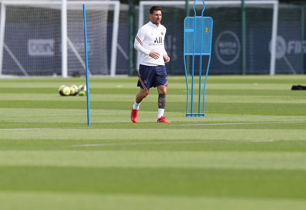 包含巴黎圣日耳曼体育俱乐部教练新训练计划曝光！的词条