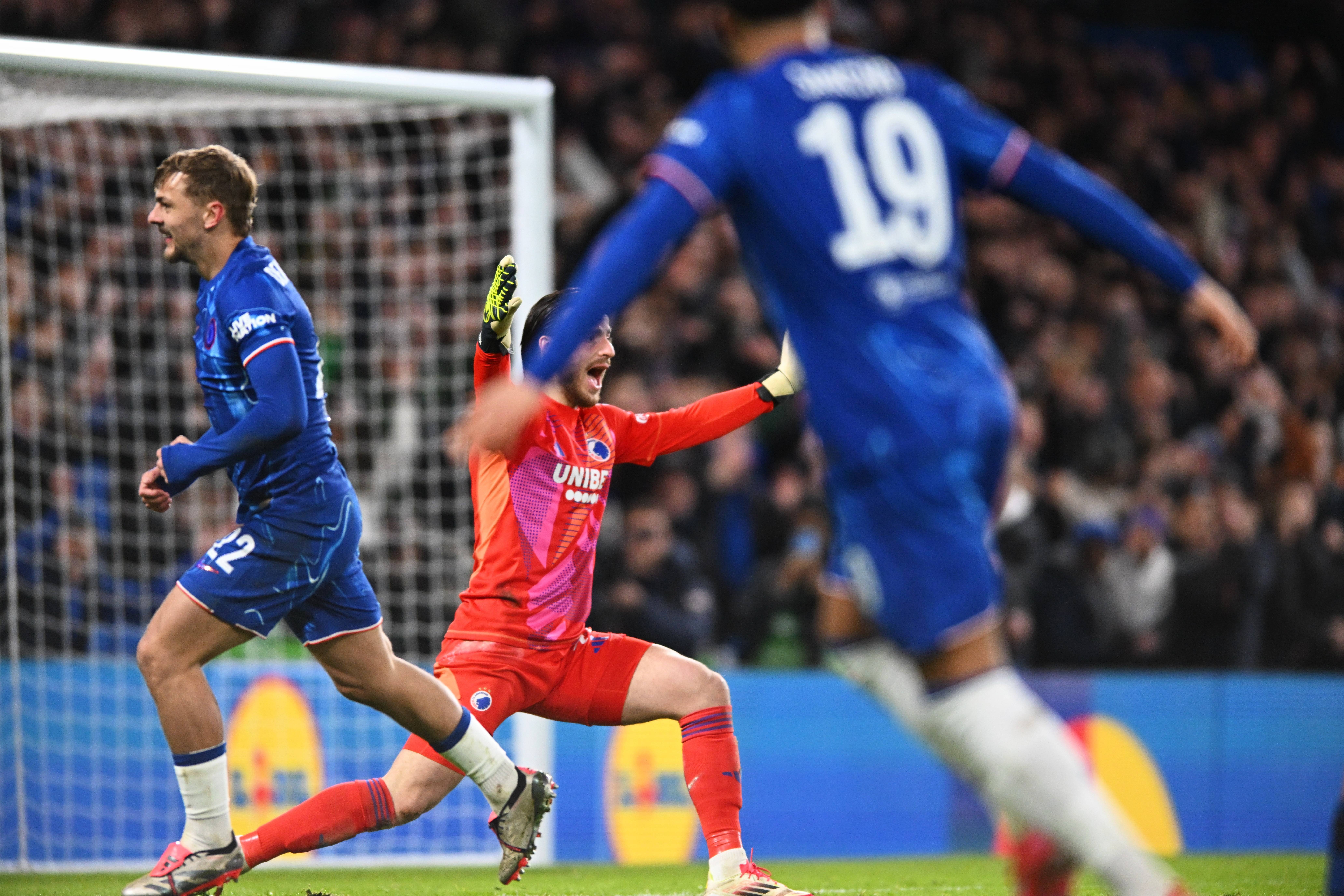 切尔西客场胜利：蓝军取得关键三分