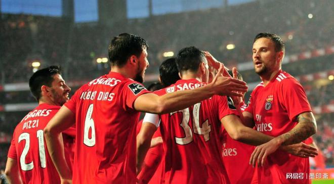 足球界中一则关于团队合作的好消息 足球界中一则关于团队合作的好消息