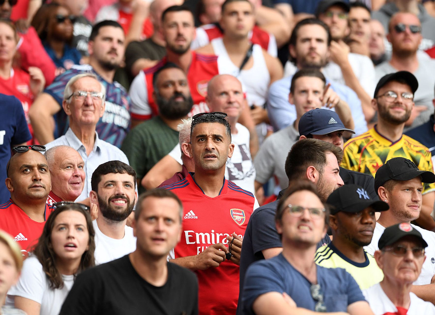 瓦伦西亚客场战胜格拉纳达，斩获关键胜利