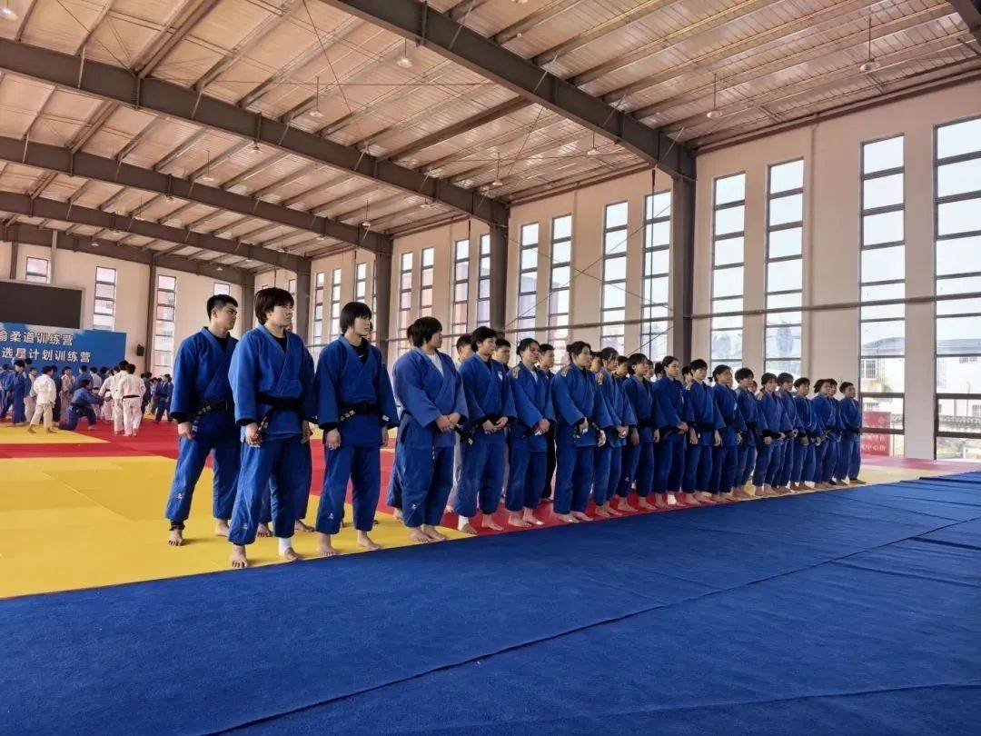 开云体育app-关于青年球员训练态度端正，奋发图强的信息