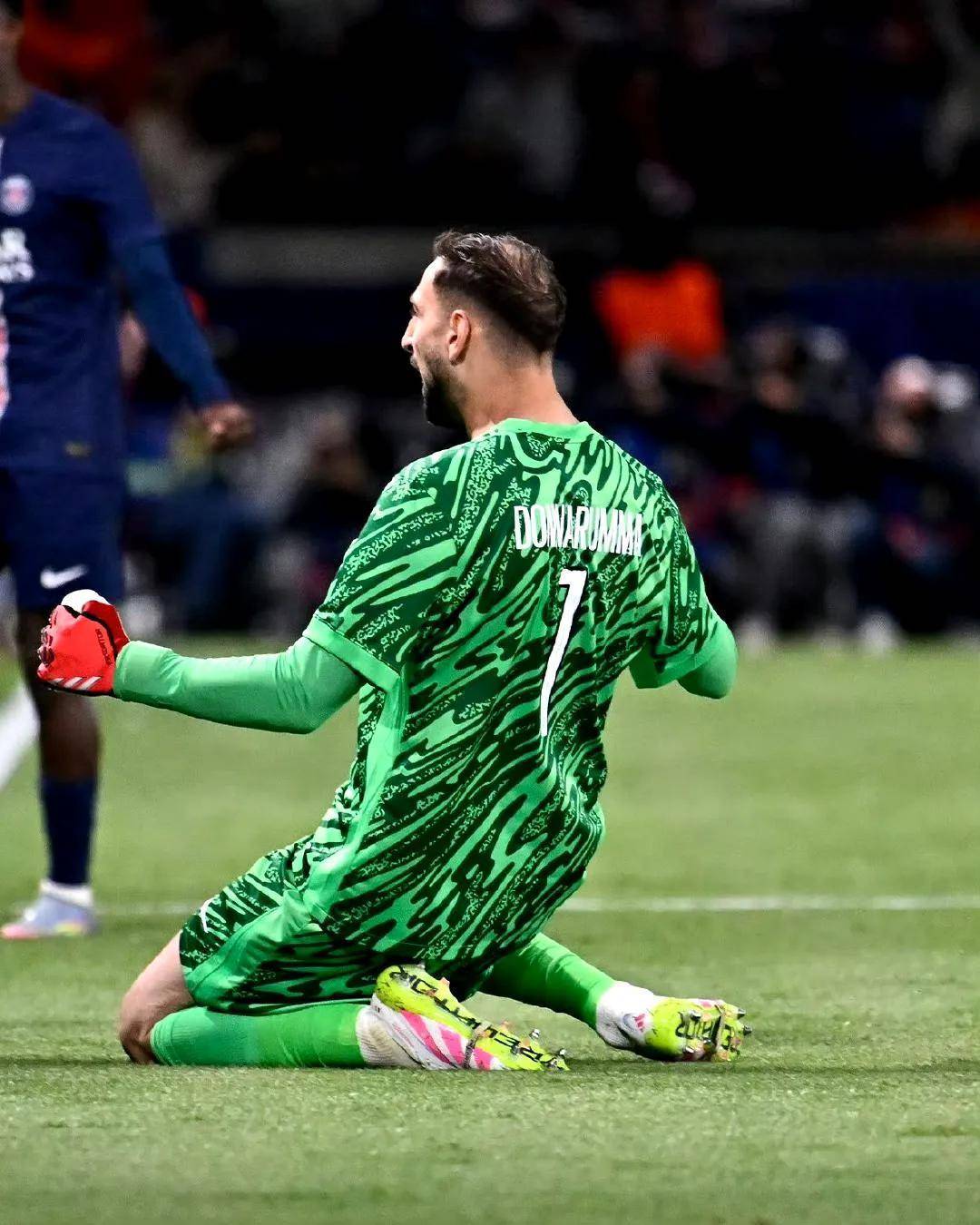 开云体育-巴黎圣日耳曼惨遭绝杀，露出进军欧冠困局的简单介绍