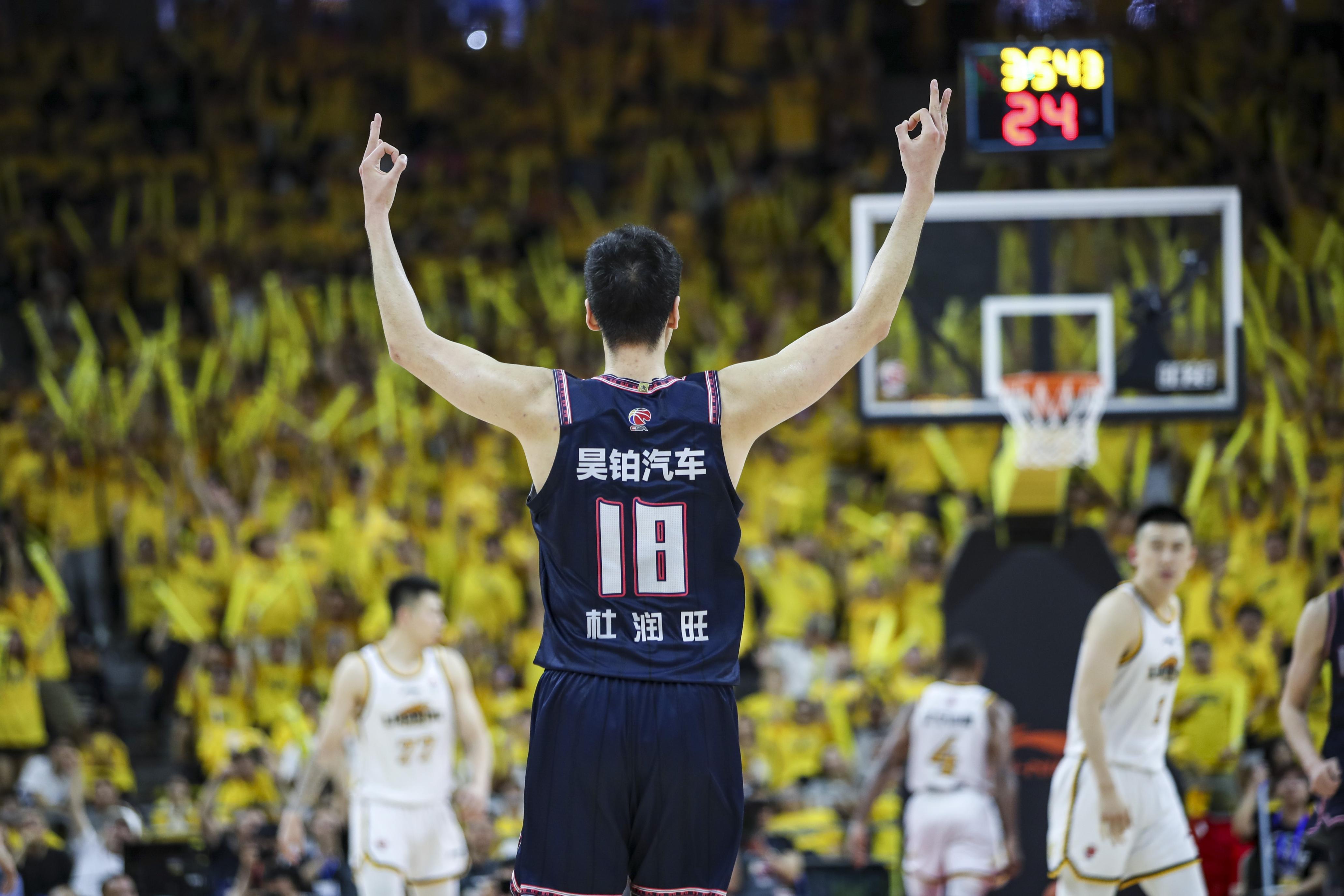 广东男篮获胜，豪取六连胜