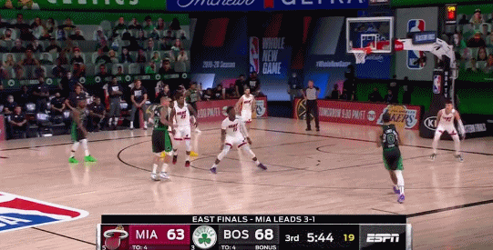 绿军防守反击较快，成为下半场关键