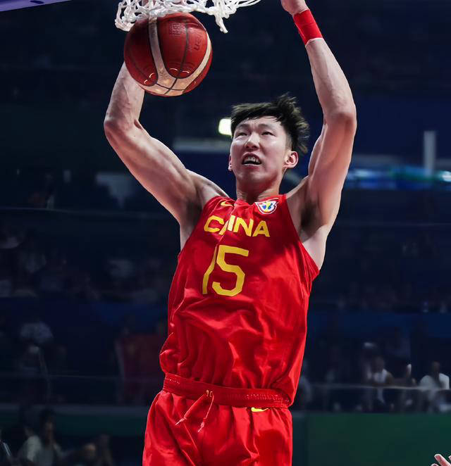 开云体育下载-重庆男篮在比赛中展现出色防守