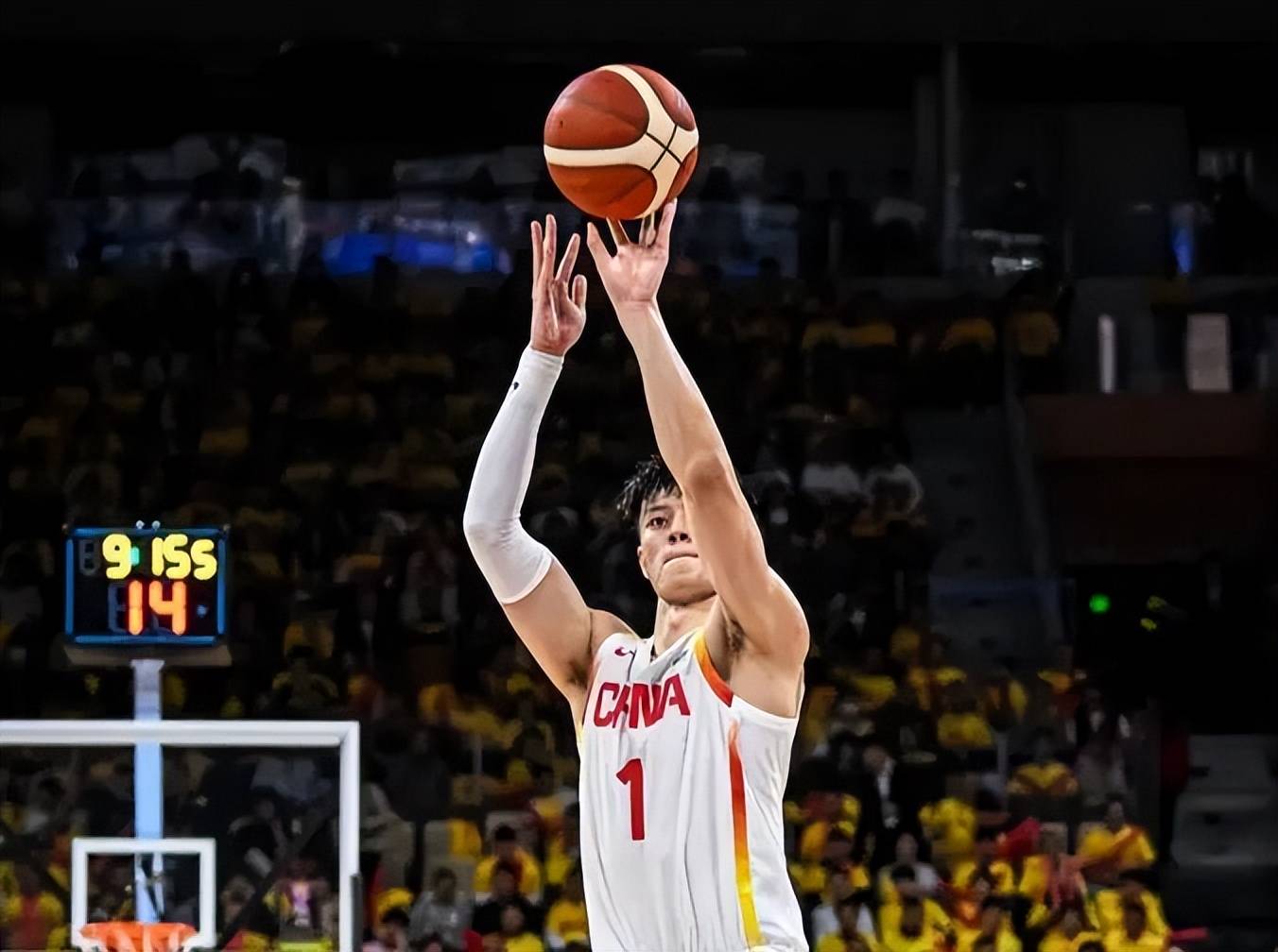 重庆男篮在比赛中展现出色防守 重庆男篮在比赛中展现出色防守