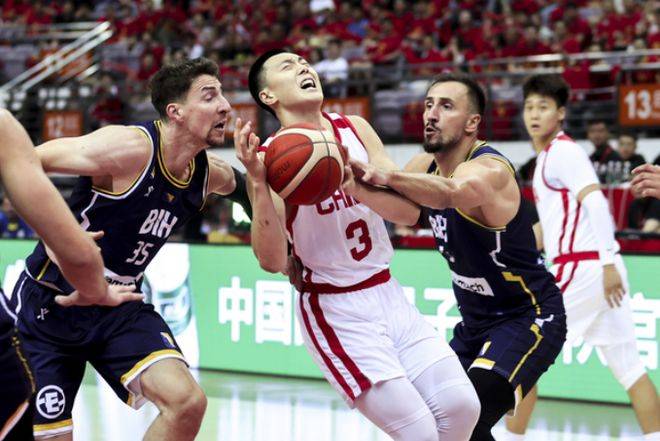 开云体育官网-包含汉堡队主场大胜，连胜势头强劲的词条