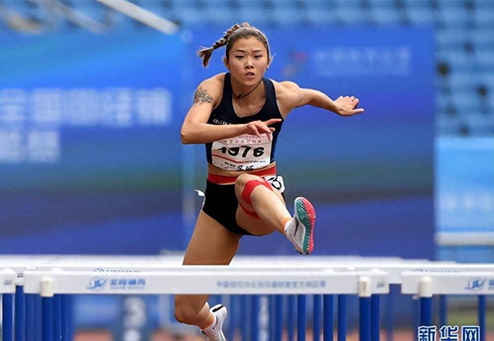 跑步选手报名参加篮球锦标赛，实力出众的简单介绍