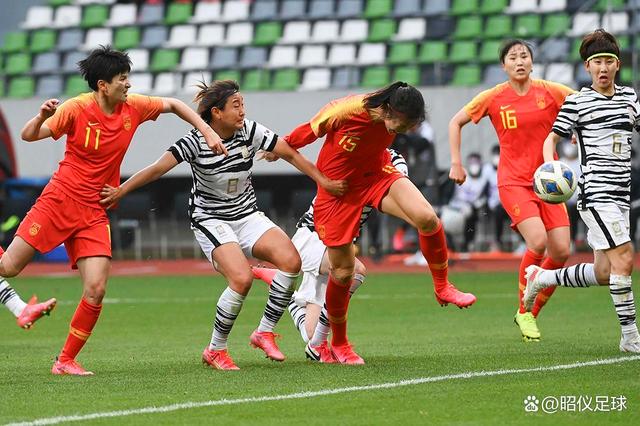 中国女足比赛中展现出坚韧不拔的精神风貌的简单介绍