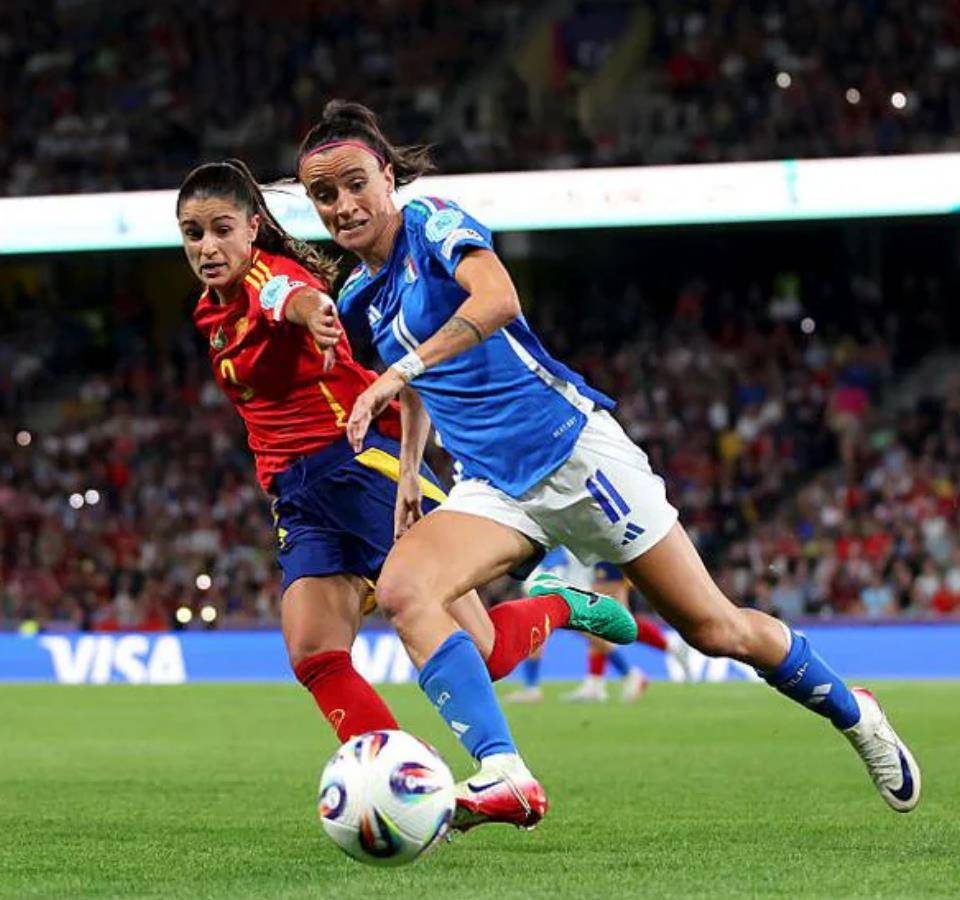 意大利逆转晋级西班牙一役惊险夺冠的简单介绍