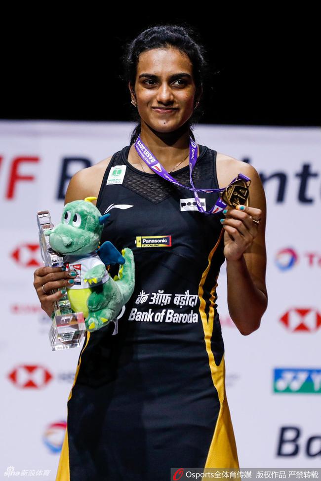 包含法国羽毛球队爆冷泰国羽毛球队，辛杜惊艳世界的词条