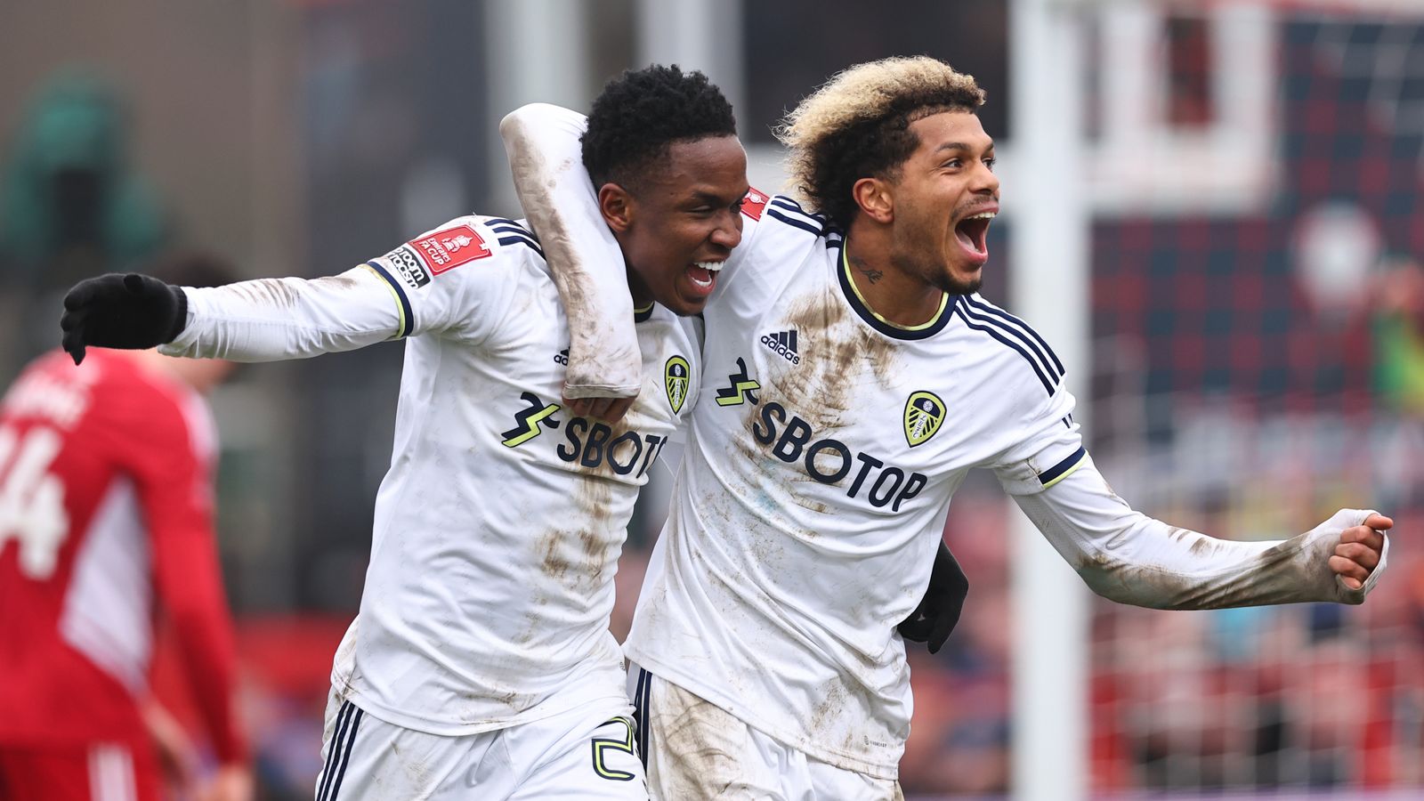 利兹联新帅战术初见成效,球队士气高涨 利兹联新帅战术初见成效,球队士气高涨