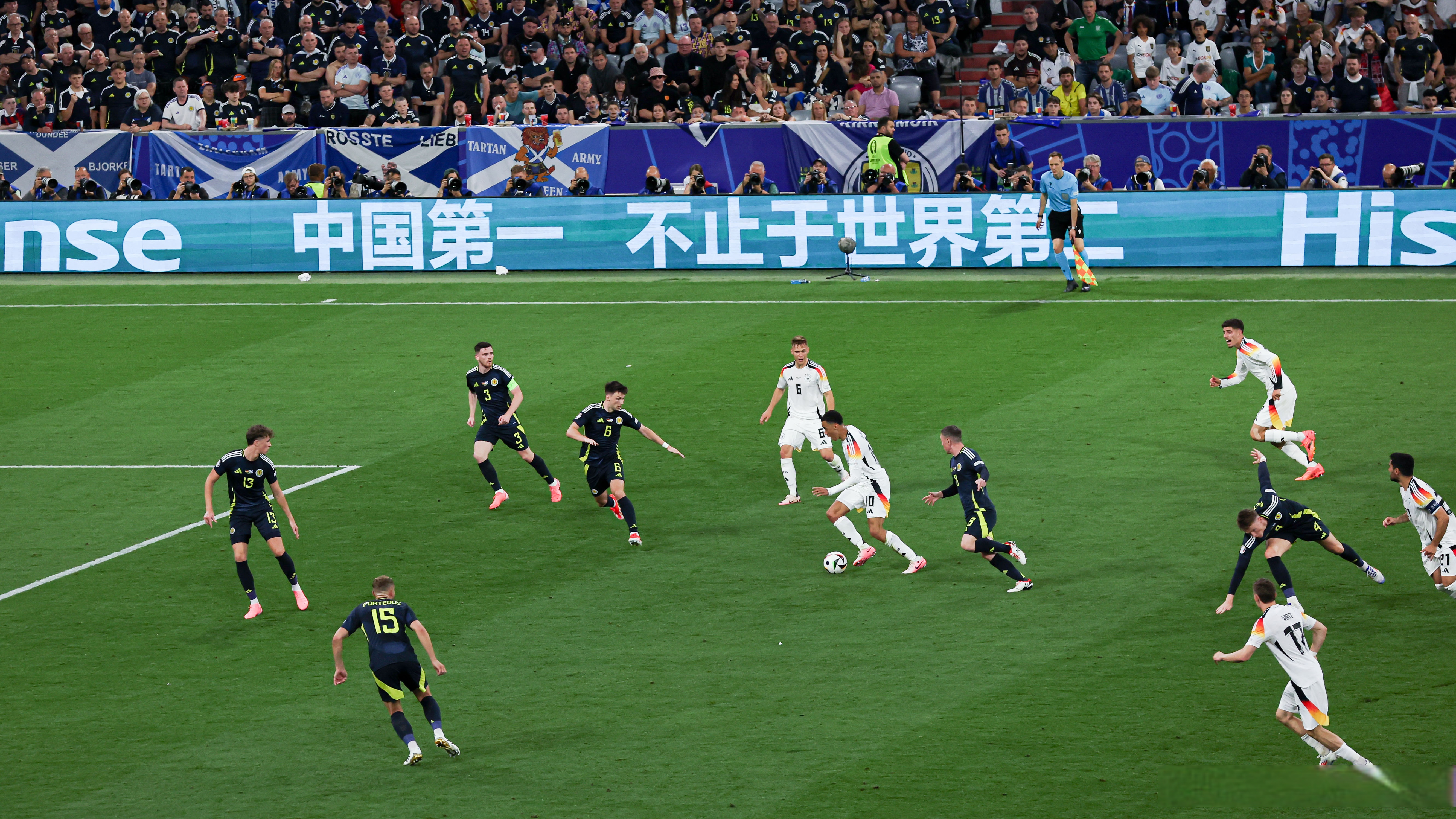 开云体育官网-世界聚焦！欧洲杯赛事全球收视创新高的简单介绍