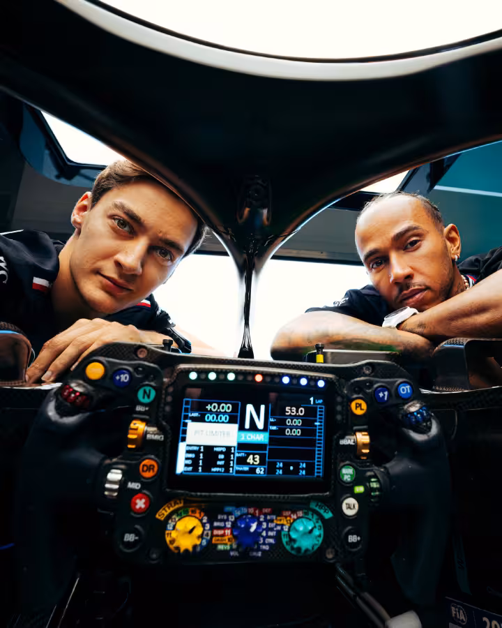 雷诺车队绝杀红牛二队，汉密尔顿扛起全队的简单介绍